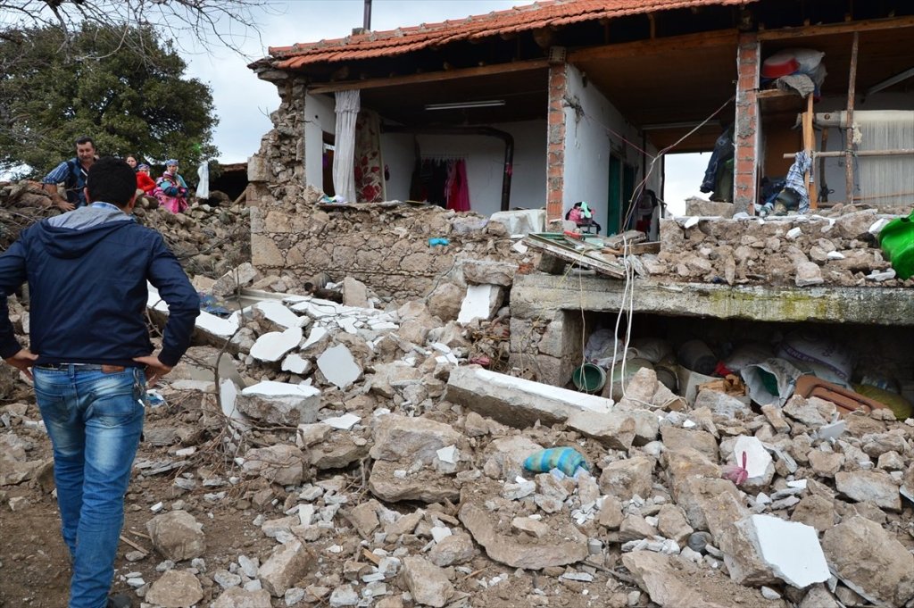   زلزال بقوة 1ر5 ريختر يضرب مدينة أزمير التركية