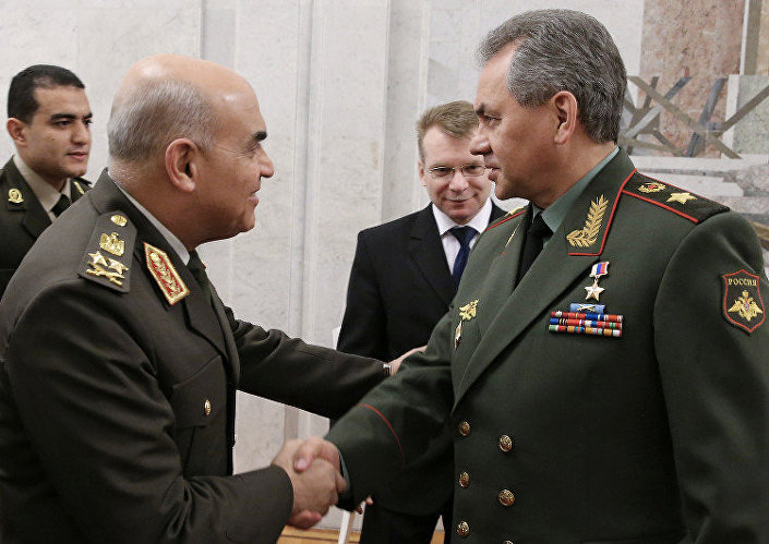   وزير الدفاع الروسي يصل إلى القاهرة