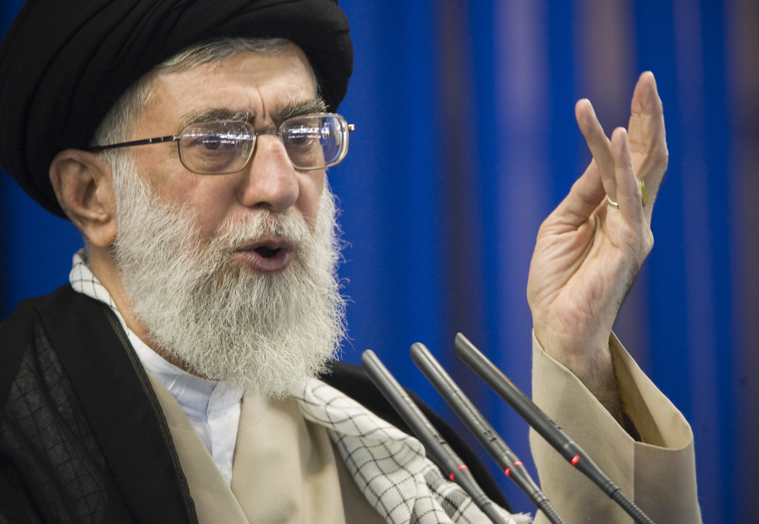   خامنئي: إيران ستواصل تقليص التزاماتها بالاتفاق النووي