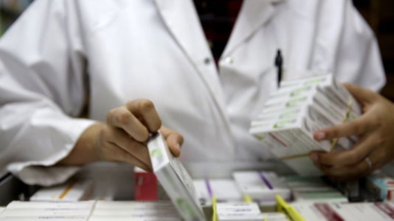   صحة الإسكندرية تضبط صيدلى يبيع الأدوية دون ترخيص