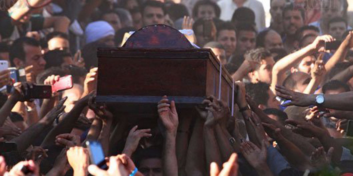   صور| أهالى المنيا وبنى سويف يشيعون جثامين شهداء حادث المنيا