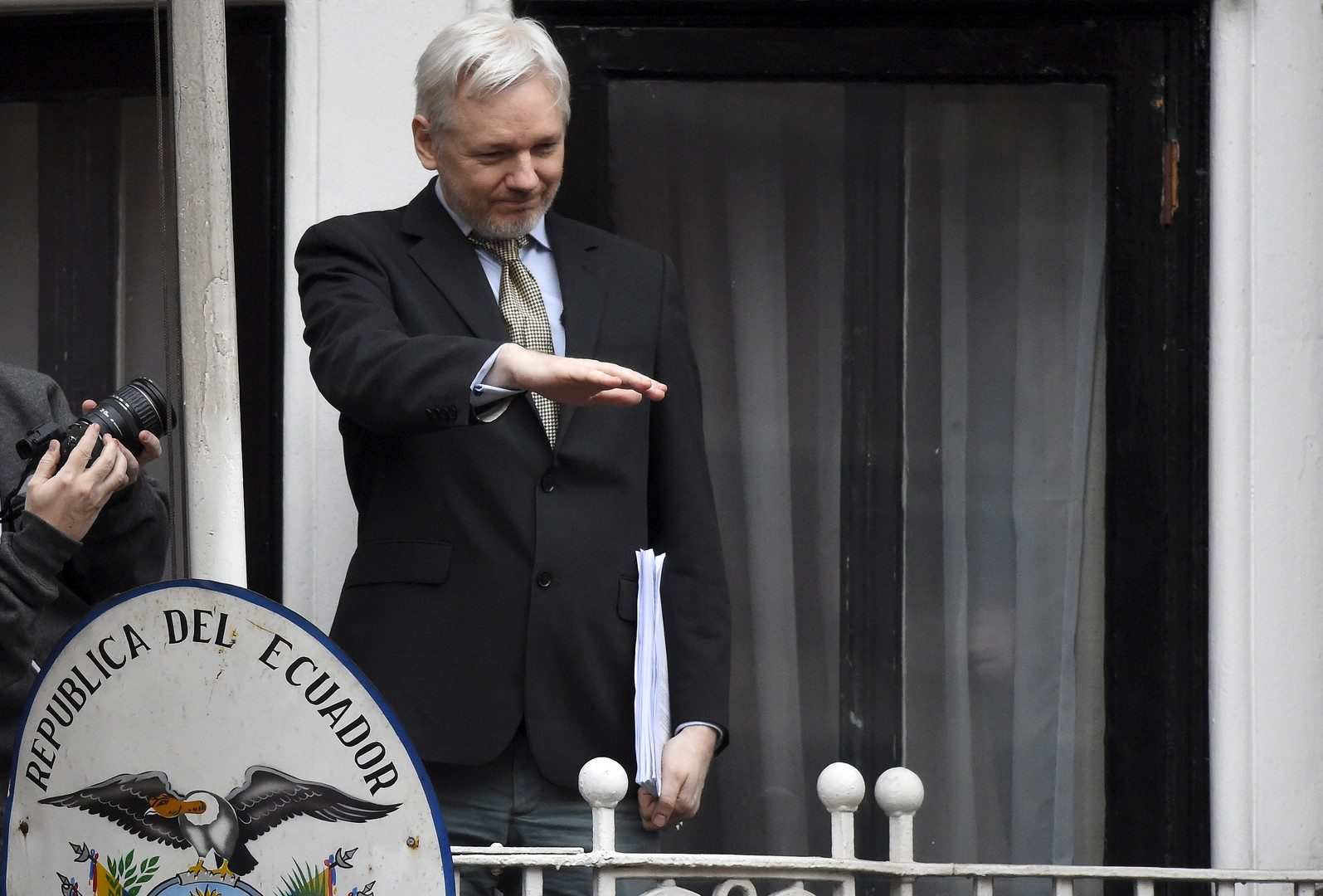   مؤسس «ويكيليس» يعتزم البقاء داخل سفارة الإكوادور بلندن تفاديا لتسليمه للولايات المتحدة