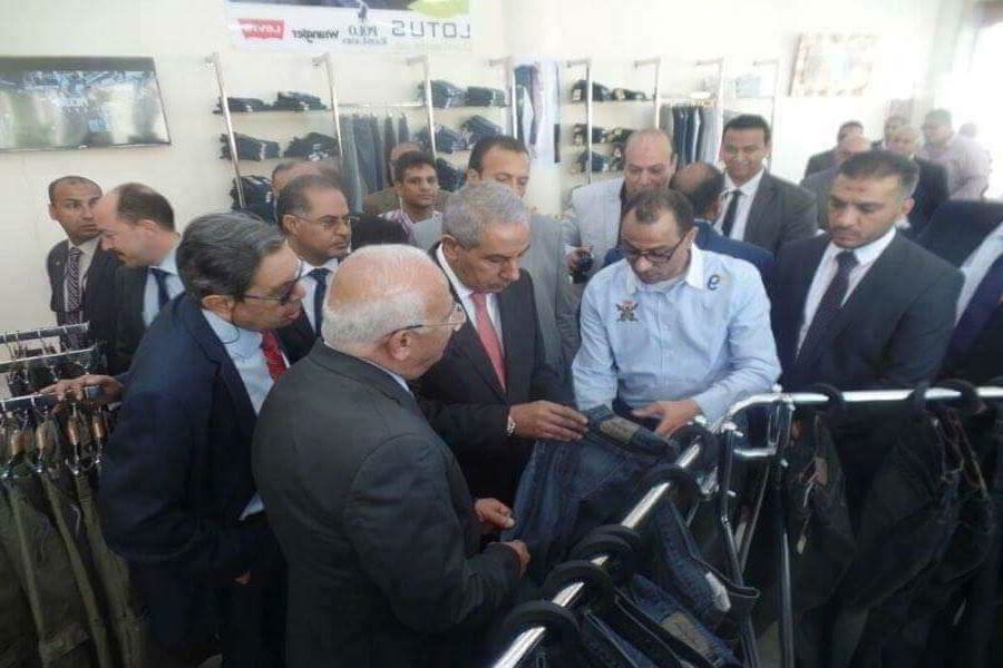   وزير الصناعة والتجارة ومحافظ بورسعيد يفتتحان مول «صنع في بورسعيد»