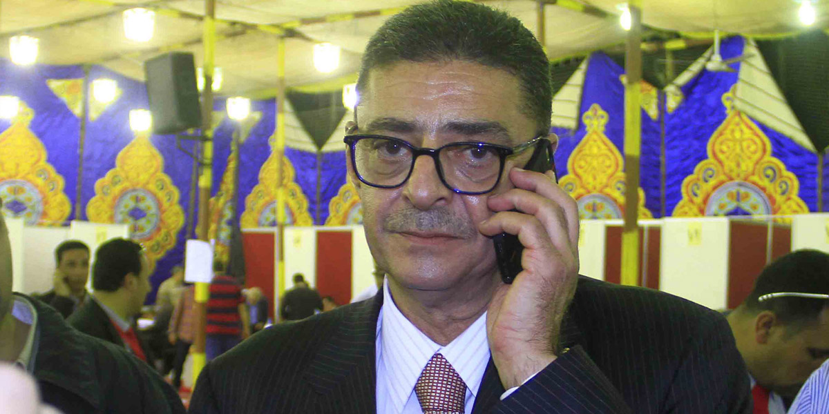   رئيس الأهلي يجري اتصالات بأبوريدة لتأجيل مواجهة المصري