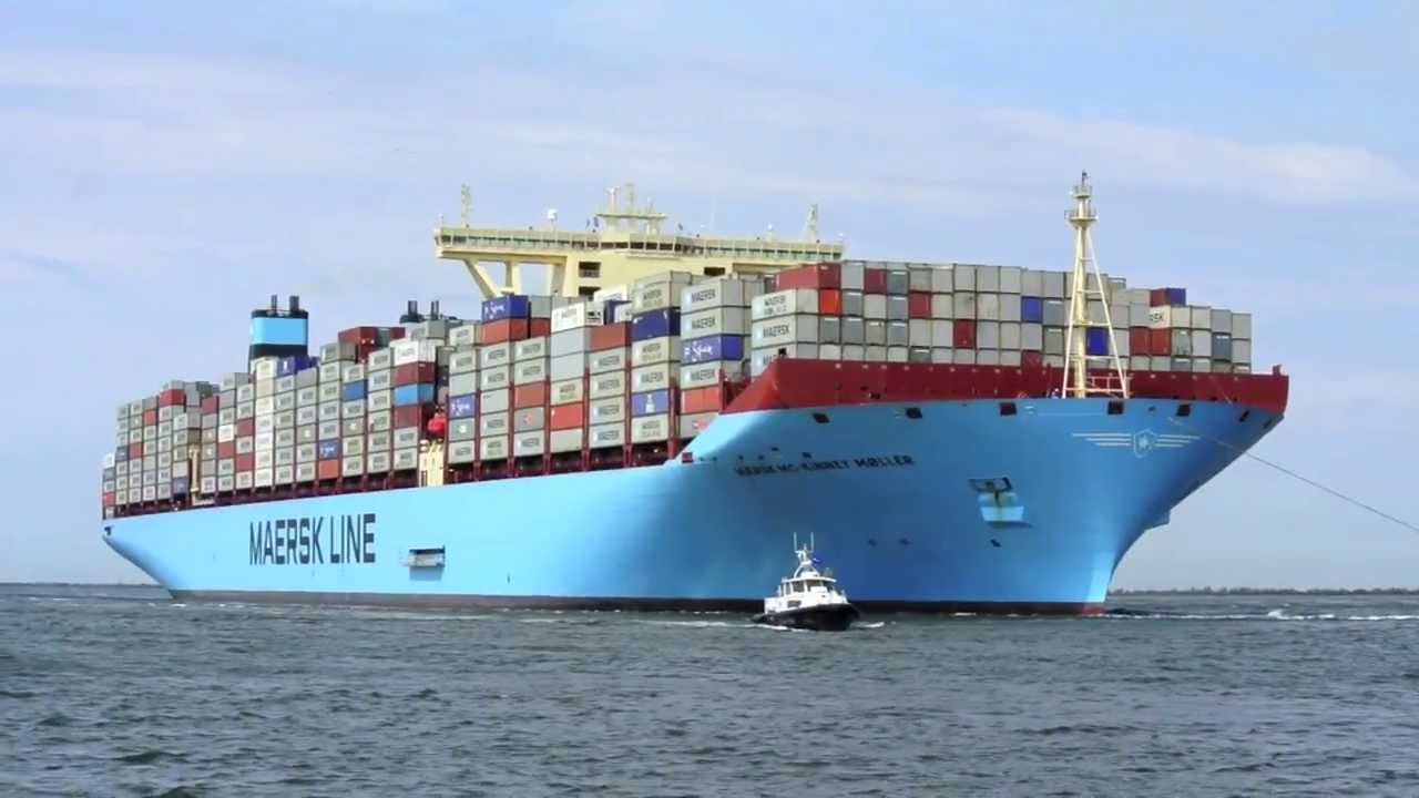   أكبر سفينة حاويات في العالم تعبر قناة السويس