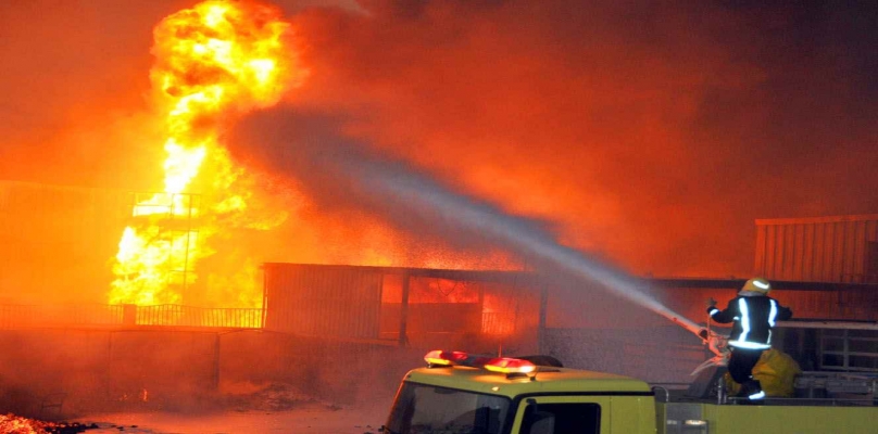   طائرات الإطفاء العسكرية تساعد فى إخماد حريق العاصمة الإدارية