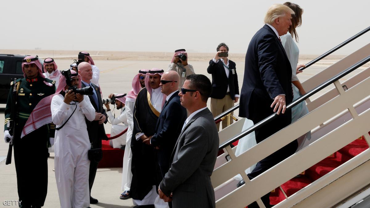   ترامب يغادر الرياض بعد يومين حافلين