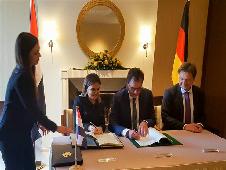   سحر نصر توقع 3 اتفاقات مع المانيا بقيمة 203.5 مليون يورو