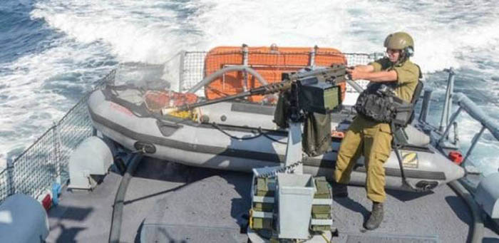   الاحتلال الإسرائيلى يستهدف مراكب الصيادين قبالة سواحل وسط غزة