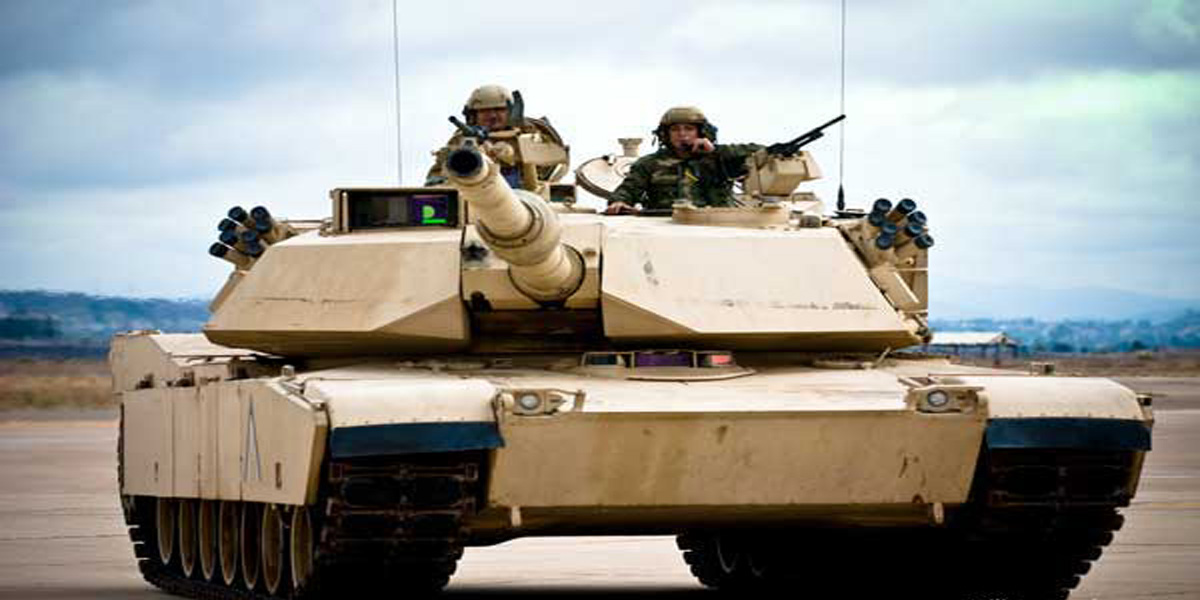   رئيس بوركينا فاسو يشيد بتصنيع الدبابة M1A1 فى مصنع 200 الحربى