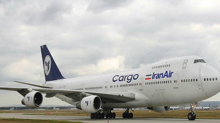   إيران تمد الحبل السرى لقطر بأول طائرة مواد غذائية