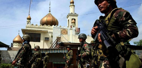   فى الفلبين.. المسلمون يساعدون المسيحيين