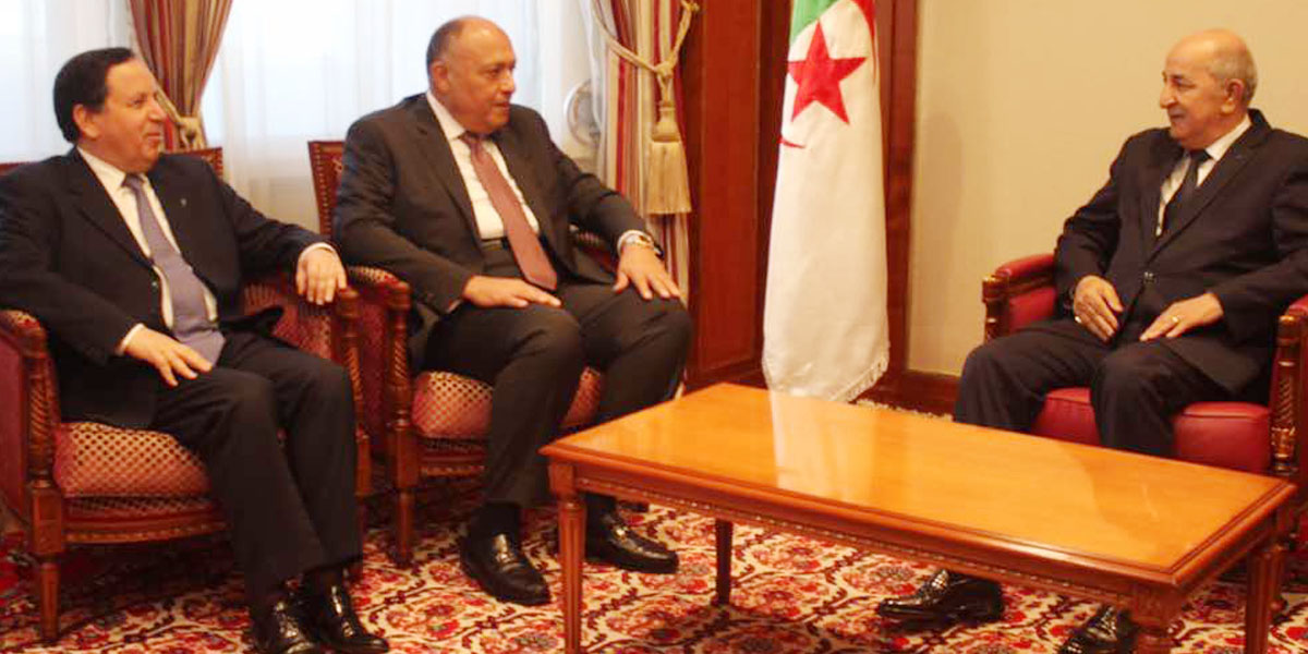   رئيس وزراء الجزائر يستقبل وزيري خارجية مصر وتونس علي هامش الاجتماع الثلاثي حول ليبيا