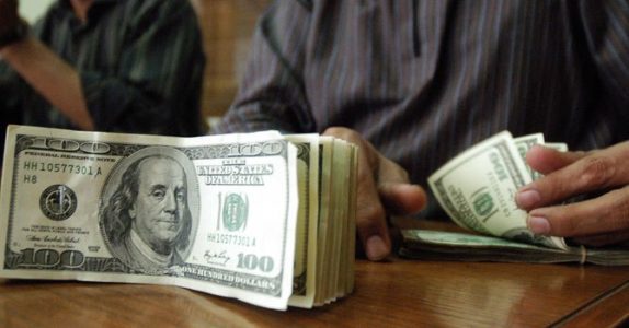   تحويلات المصريين تجاوزت 9 مليارات دولار بعد «التعويم»