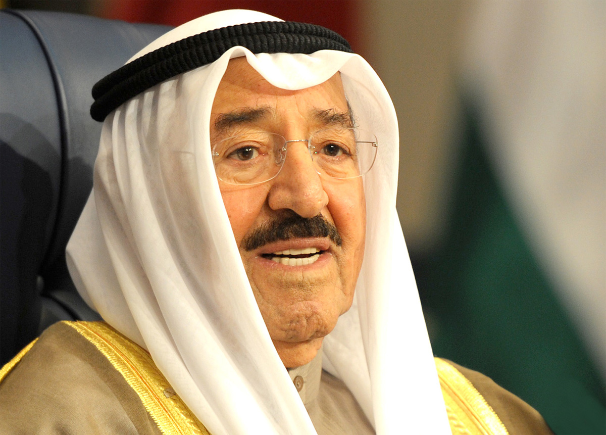   أمير الكويت يصل إلى الإمارات