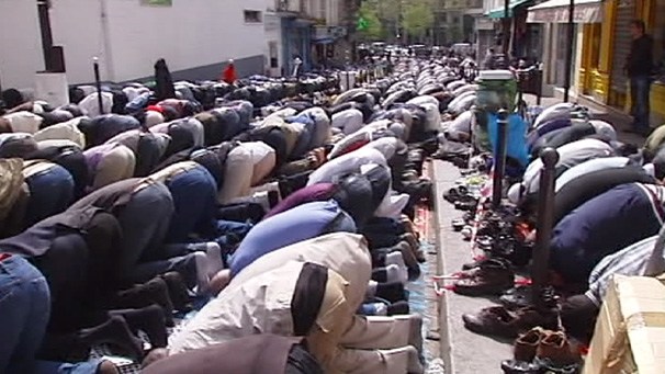   الطائفة اليسوعية في ميونيخ تمنح المسلمين قاعة كنسية  ليقيموا فيها صلواتهم