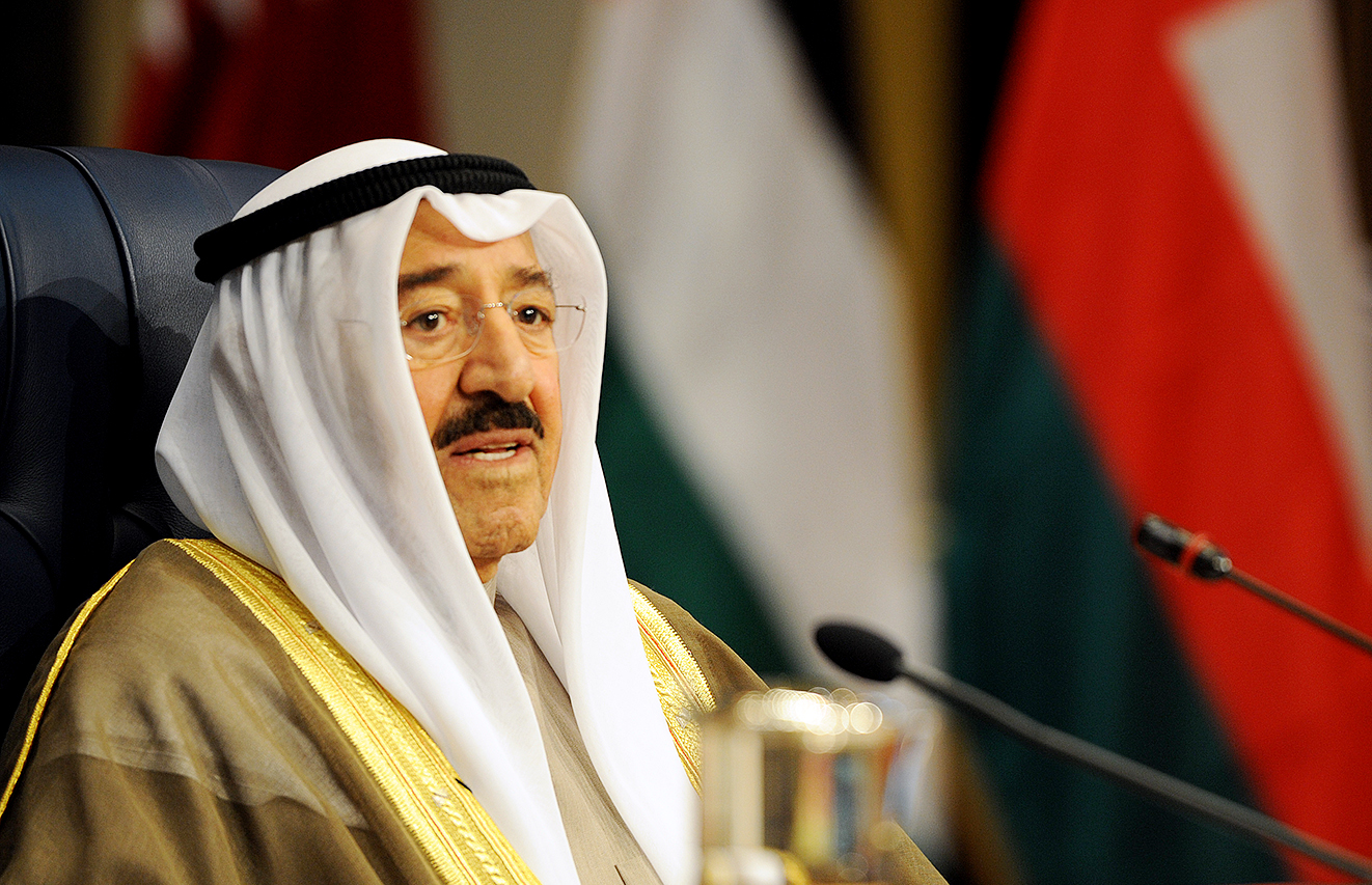   الكويت تقود مساعى لتخفيف التوتر فى أزمة قطع العلاقات مع قطر