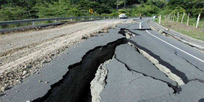   زلزال بقوة 7. 6 يضرب تركيا
