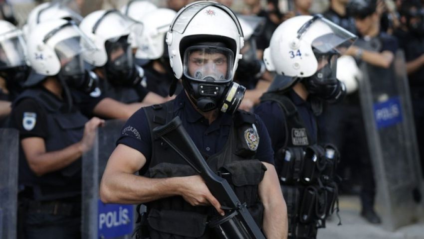   السلطات التركية تأمر باعتقال 127 شخصا على خلفية محاولة الانقلاب العام الماضى