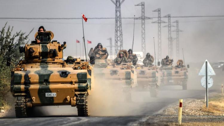   قوات تركيا تنصب 6 مدافع فى الدوحة وتمنع التجول على الحدود مع السعودية