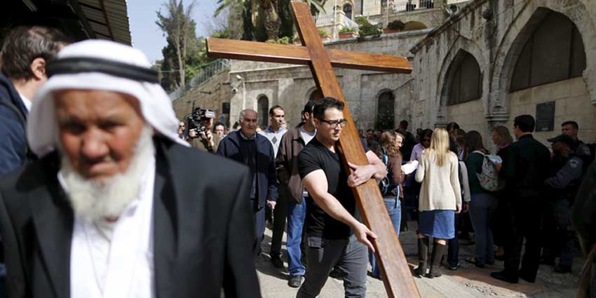   1500 عائلة مسيحية مهدون بالطرد فى القدس.. بسبب الكنيسه اليونانية الأرثوذكسية