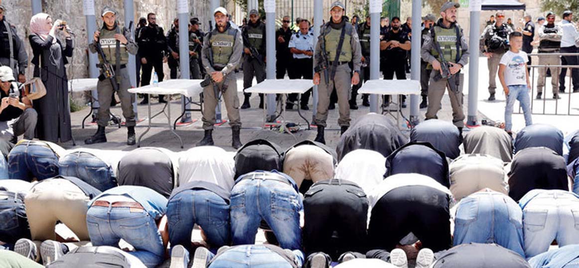   فى القدس.. المسلمون أمام بوابات الأقصى.. والمستوطنون فى المسجد منذ الصباح الباكر
