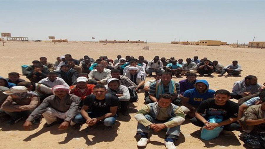   «أمن مطروح»: يحبط محاولة تسلل 27 شخصا بينهم 12 إفريقيًا إلى ليبيا عبر السلوم