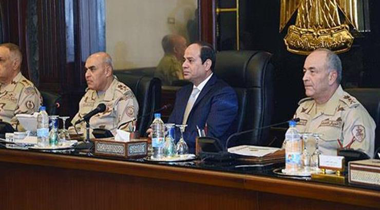   فى اجتماع المجلس الأعلى للقوات المسلحة.. الرئيس يشيد بنجاحات رجال الجيش فى التصدى للإرهاب