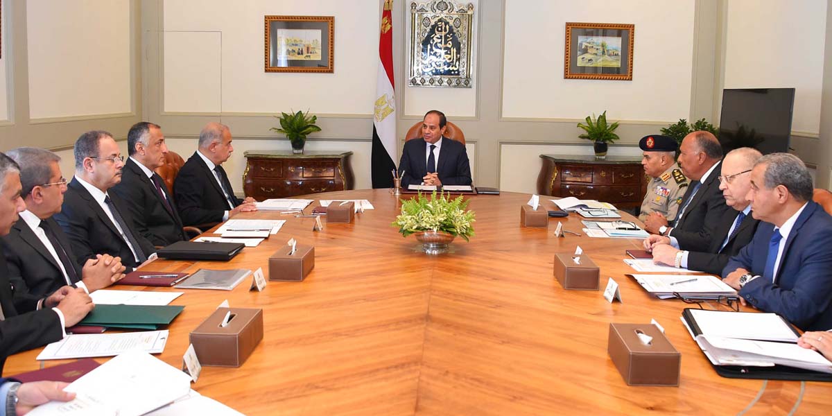   الرئيس يجتمع بكبار المسؤولين لبحث هجوم رفح والاطمئنان على أحوال المصريين