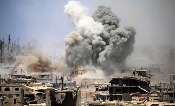   المرصد السوري: مقتل 29 مدنيا بينهم 14 طفلا في غارات للتحالف الدولي في الرقة