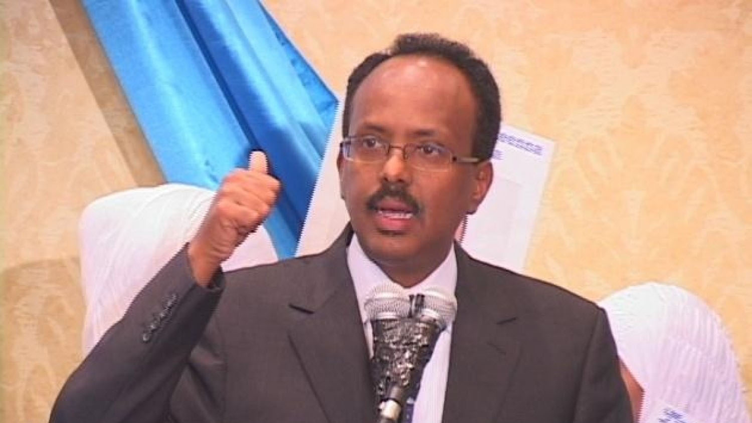   الرئيس الصومالي يصل القاهرة للقاء السيسي