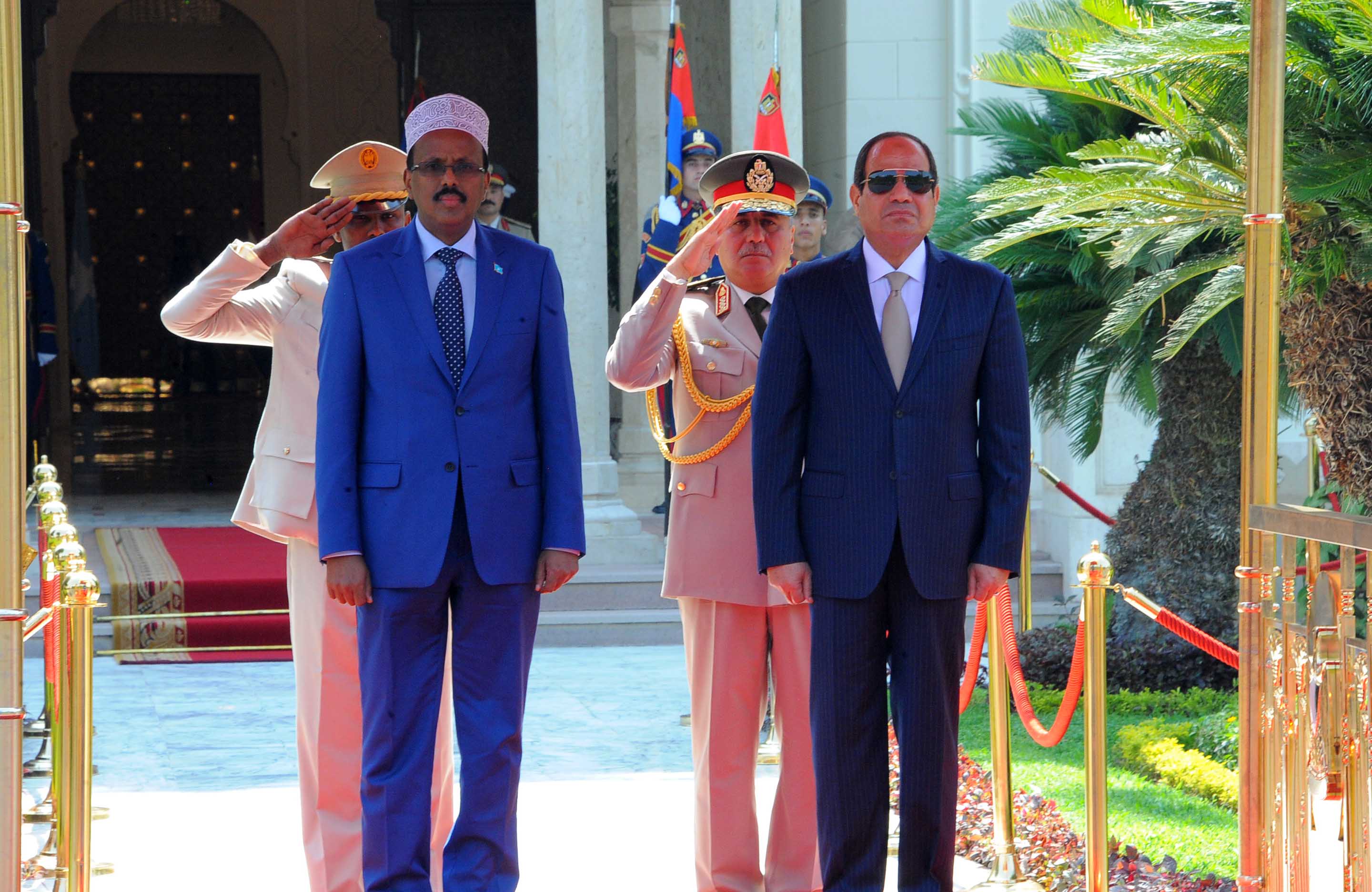   الرئيس الصومالي يغادر القاهرة