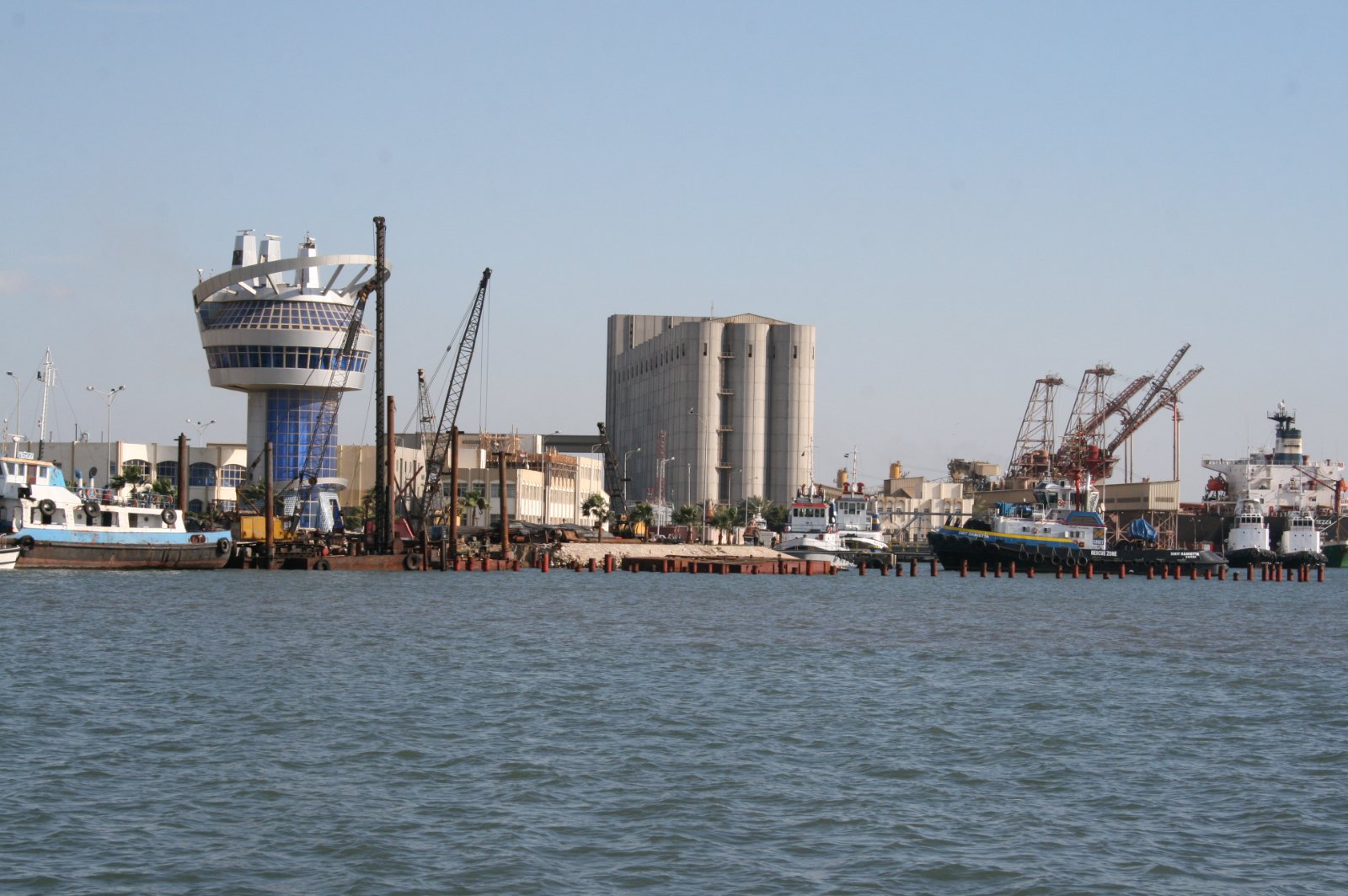  ميناء دمياط استقبل 7 سفن للحاويات والبضائع العامة خلال الـ 24 ساعة الماضية