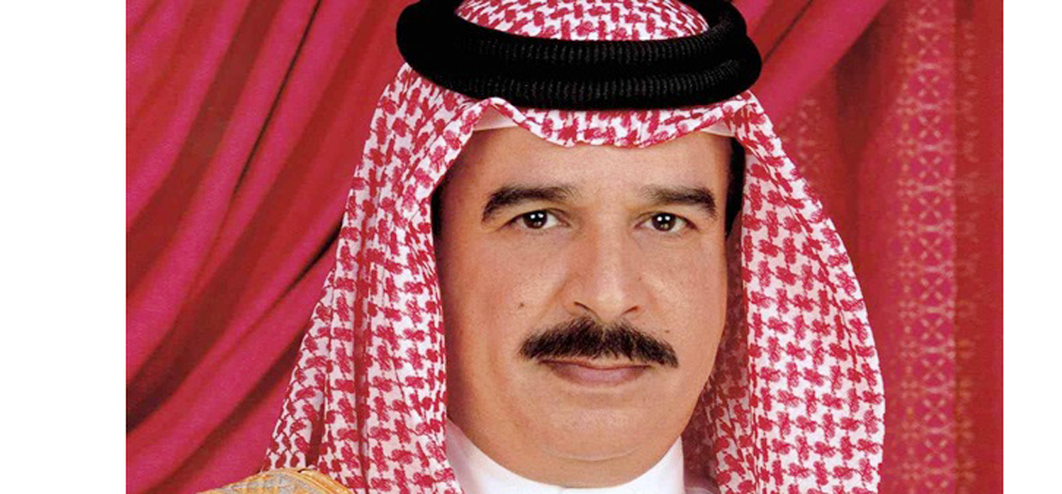   ملك البحرين يعزى السيسى فى ضحايا حادث قطارى الإسكندرية