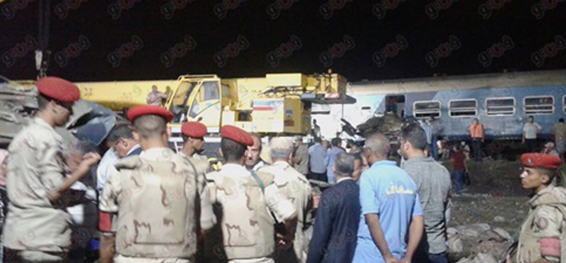   القوات المسلحة تنتهي من رفع عربات قطارى الإسكندرية