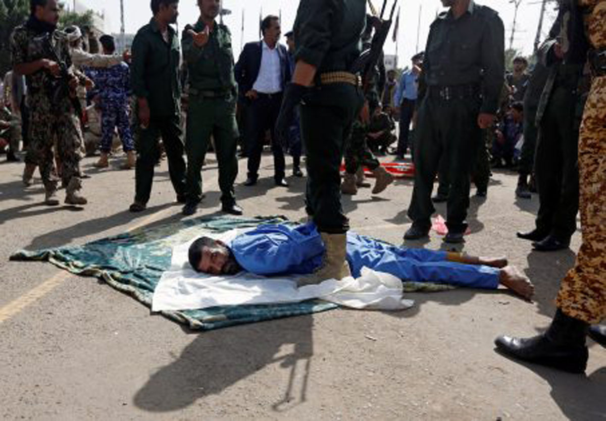   تفاصيل جديدة فى الإعدام العلني لمغتصب طفلة فى ميدان التحرير اليمنى