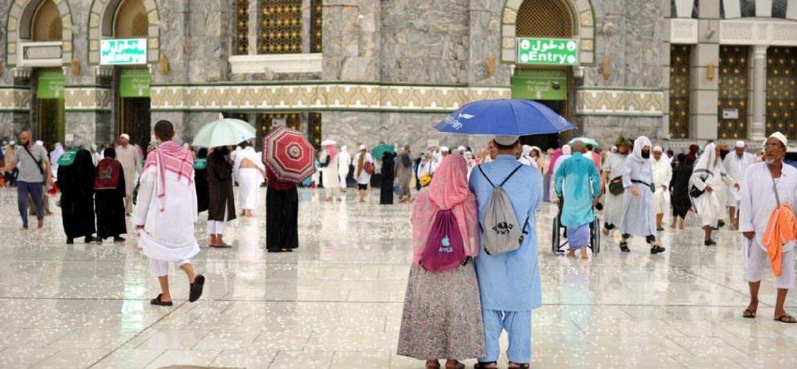   مكة المكرمة تشهد هطول أمطار