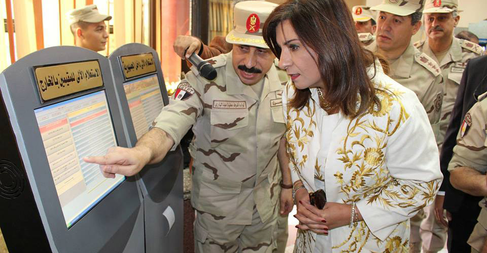   لتحسين جودة الخدمات التجنيدية للمصريين فى الخارج.. وزير الدفاع يصدّق على «نظام الشباك الواحد»