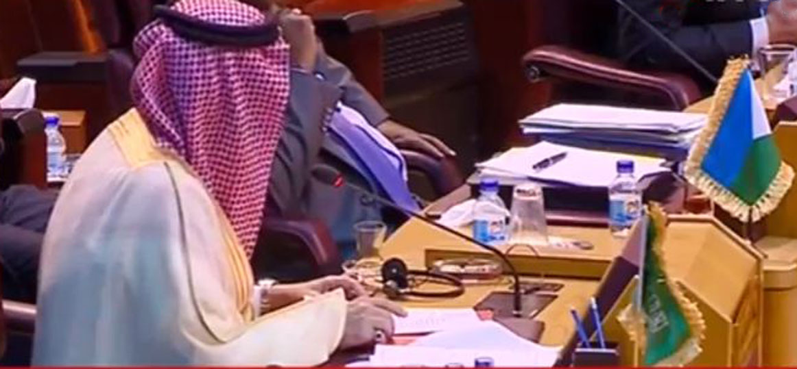  فيديو| السفير السعودى لوزير خارجية قطر: «عما قريب سوف تندمون.. ولما اتكلم أنت تسكت»