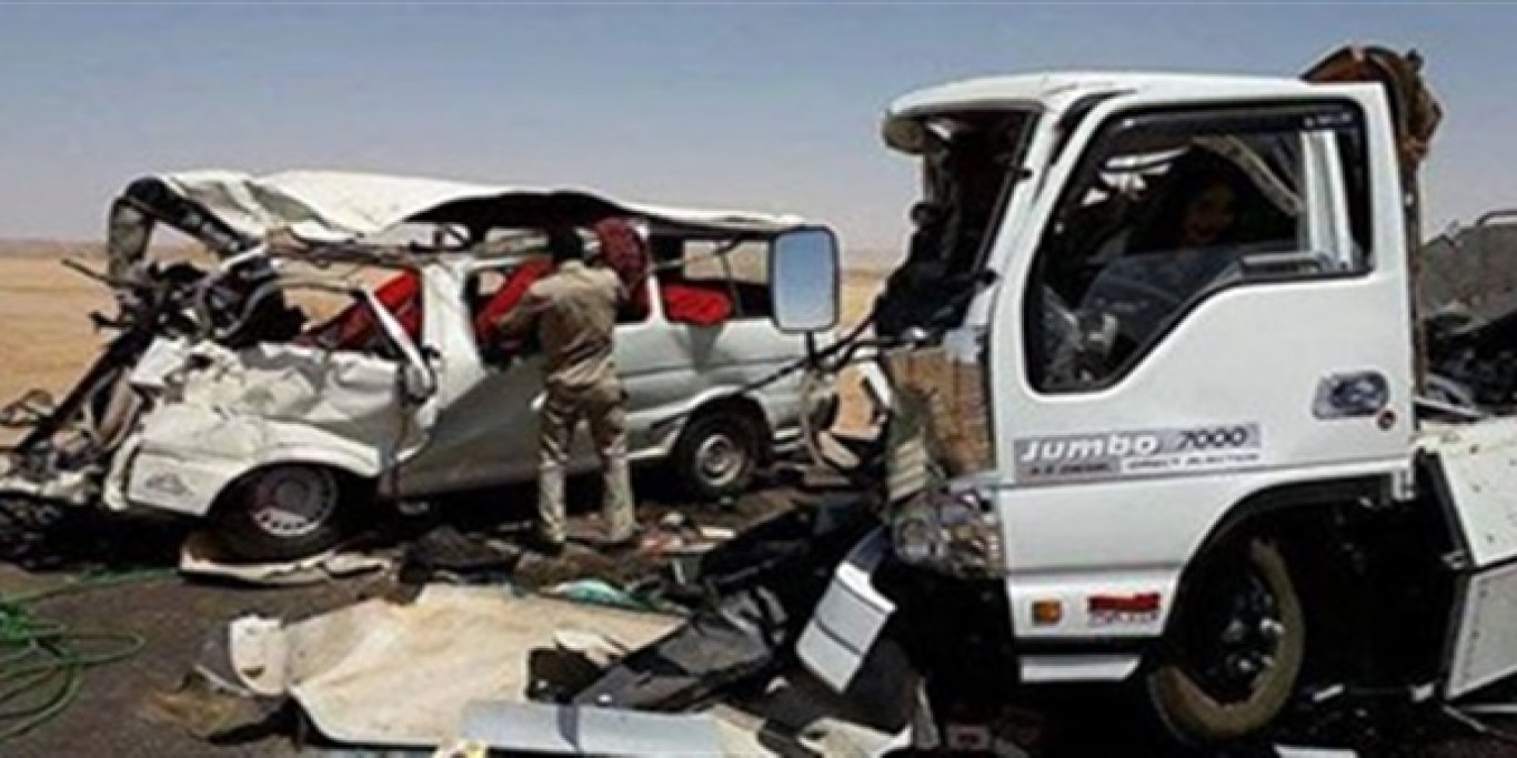   إصابة 11 شخصا فى حادث انقلاب ميكروباص على طريق أسوان الصحراوى