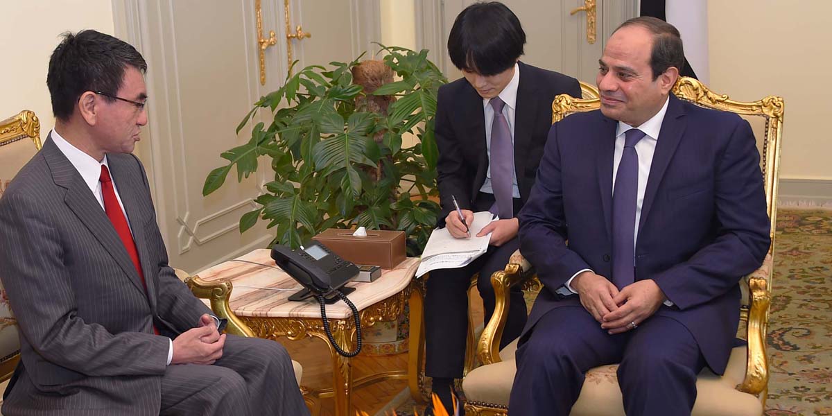   فى إستقباله برئيس وزراء اليابان.. الرئيس يؤكد اعتزاز مصر بالعلاقات بين مصر وبلاده