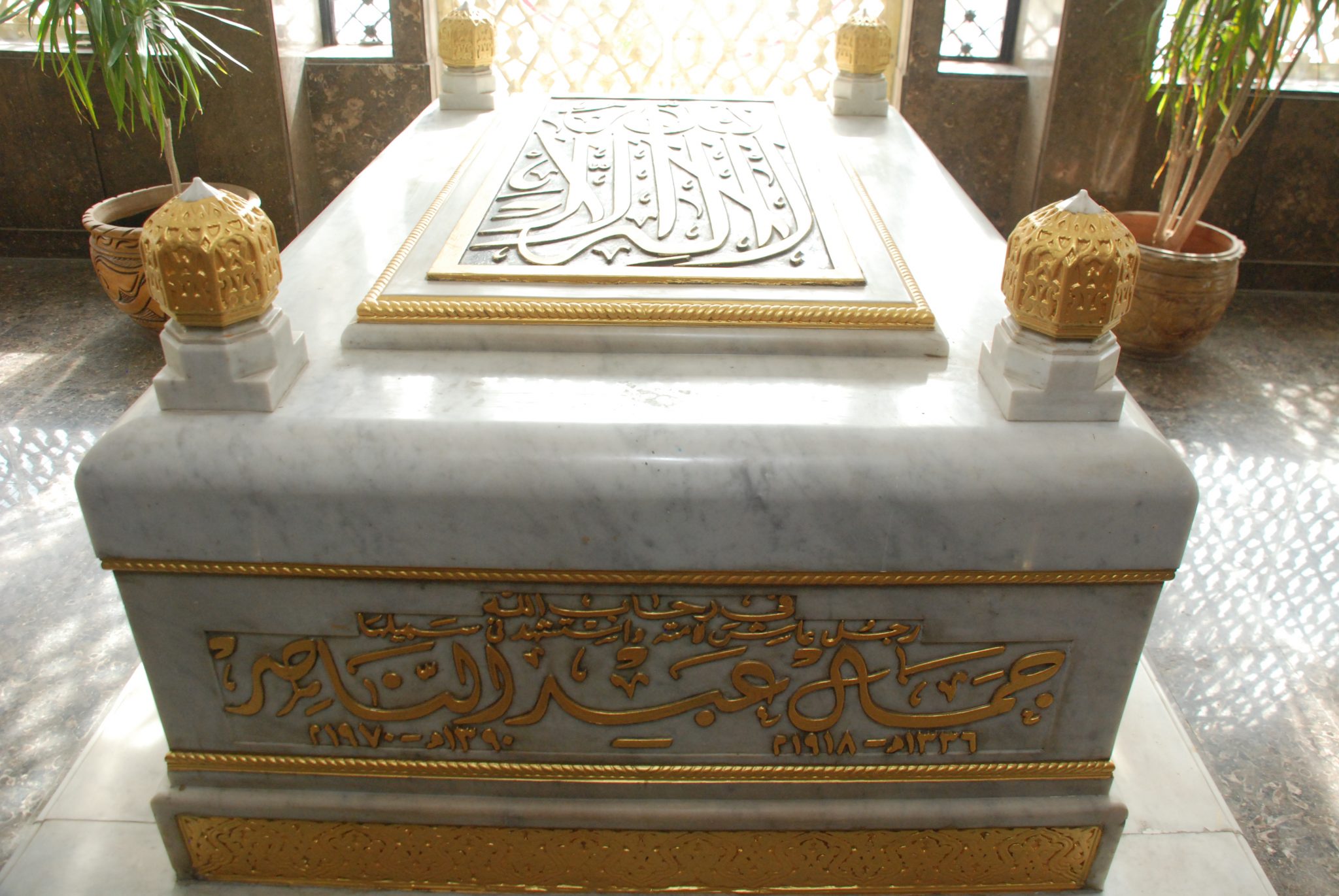  الزعيم فى يوم ذكرى مولده.. المصريون زاروا ضريح عبدالناصر ووضعوا الورود على قبره
