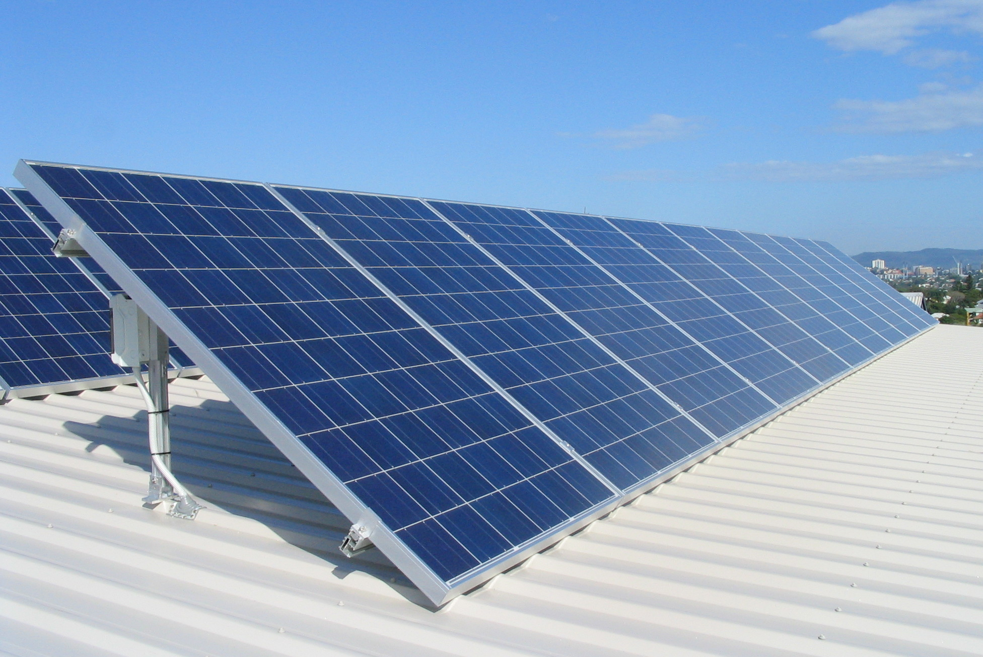   إنشاء 17 محطة للطاقة الشمسية بالمدن الجديدة