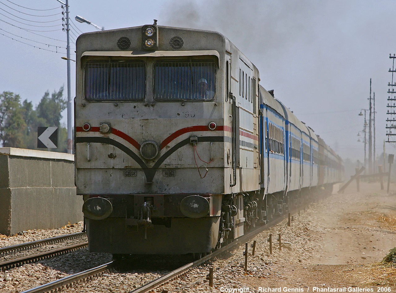   السكة الحديد: عدم تأثر حركة القطارات بارتفاع درجات الحرارة