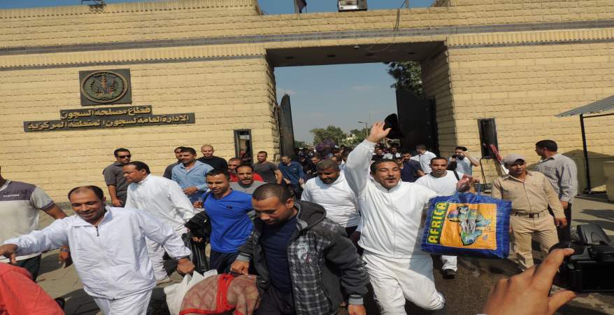   وزير الداخلية يمنح السجناء زيارة استثنائية بمناسبة ذكرى نصر أكتوبر المجيد