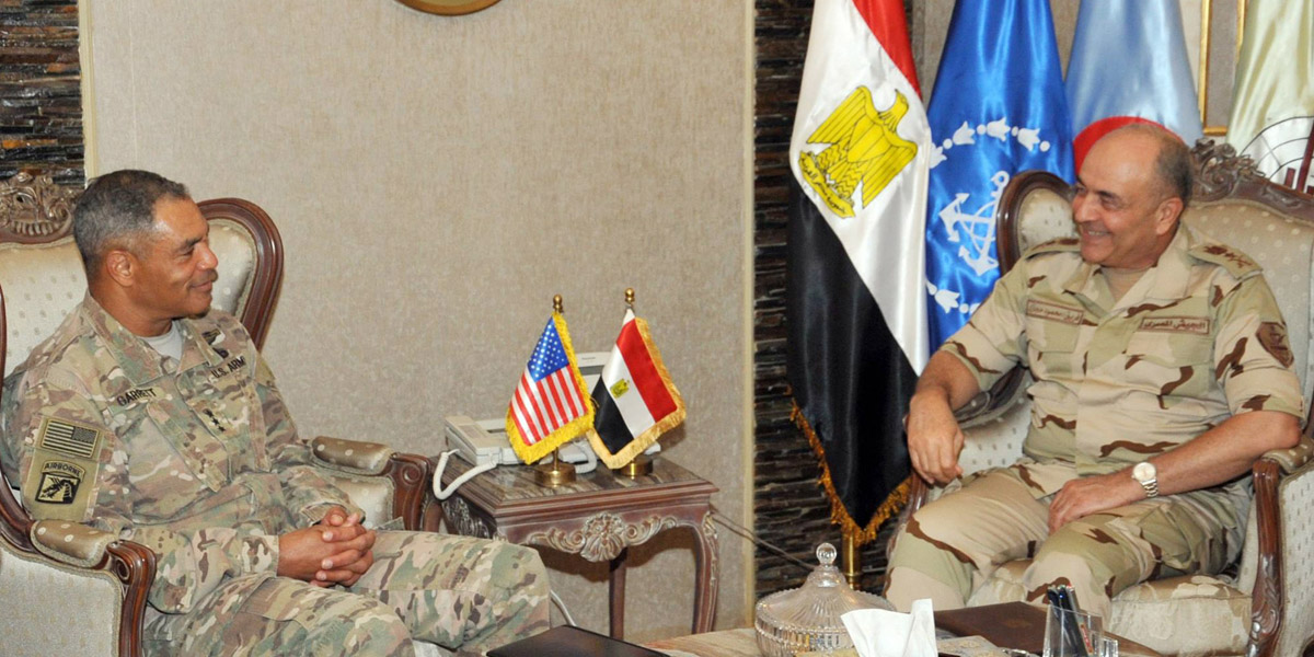   محمود حجازى يلتقى مايكل جاريت قائد القوات البرية للقيادة المركزية الأمريكية