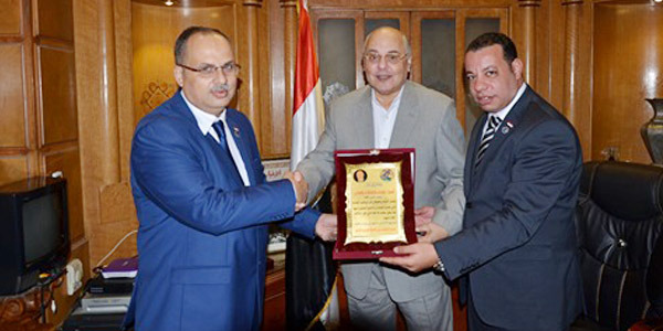   الاتحاد العالمى لبيت العائلة المصرى يكرّم مؤسس حملة «مؤيدون»