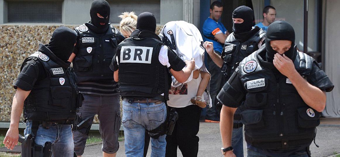   السلطات الفرنسية توقف جماعة فرنسية متطرفة تستهدف مهاجمة المساجد
