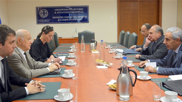   «قابيل» يبحث مع وزير الاقتصاد اليونانى دعم العلاقات بين البلدين