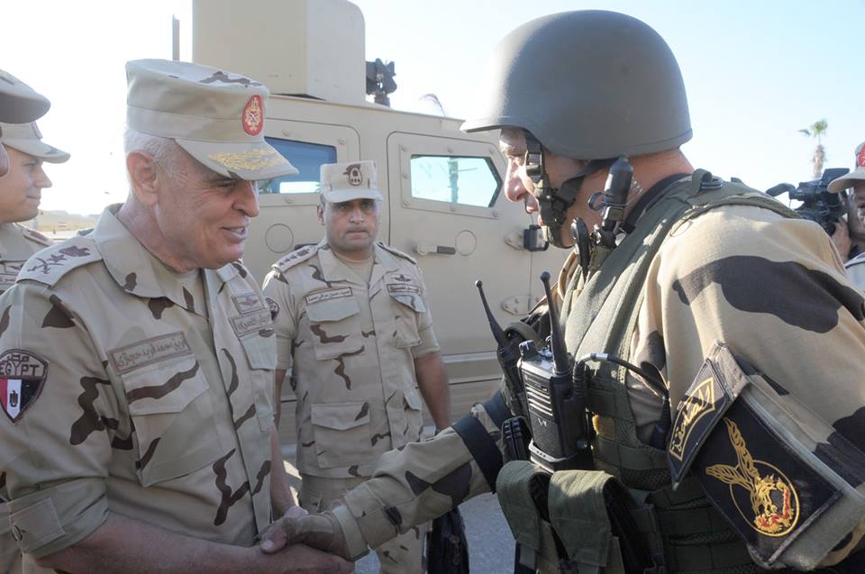   الفريق محمد فريد يتفقد عناصر القوات المسلحة والشرطة بسيناء